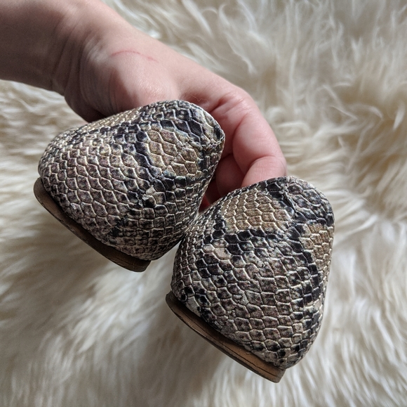 Worn ballet flats size 7 - Picture 3 of 7